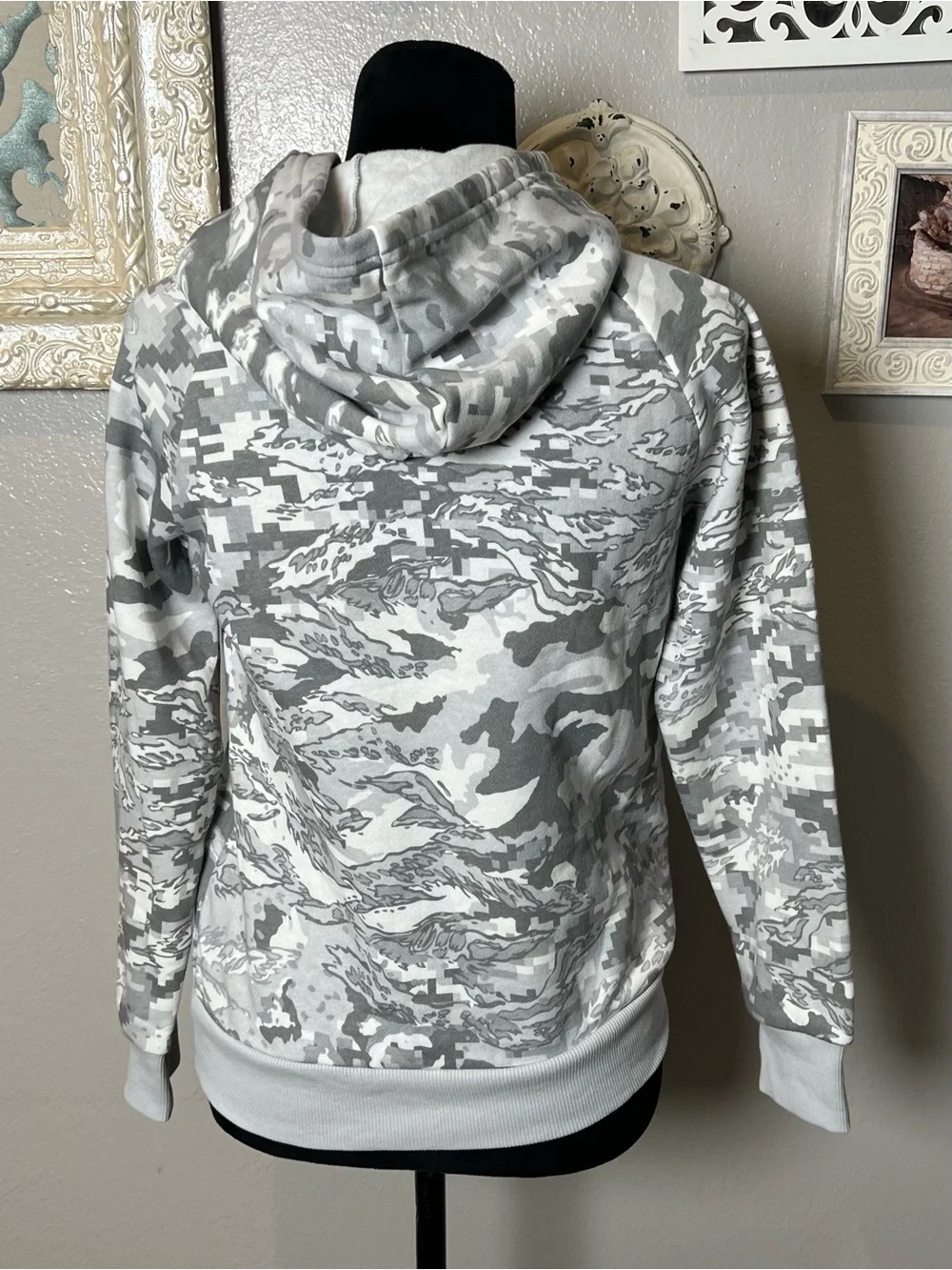 Under Armour White and Gray Camo Pullover Hoodie